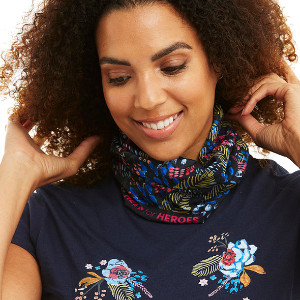 Help for Heroes Flowers of Friendship Neck Warmer